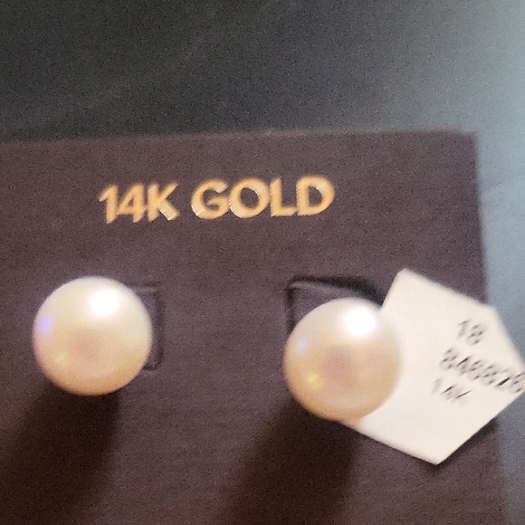 14K Gold Pearl Earrings - Picture 4 of 4